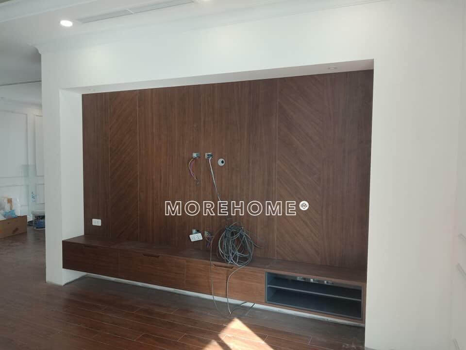 Vách ốp tường sau tivi cho không gian phòng khách sang trọng Thi công nội thất chung cư trẻ trung, sang trọng